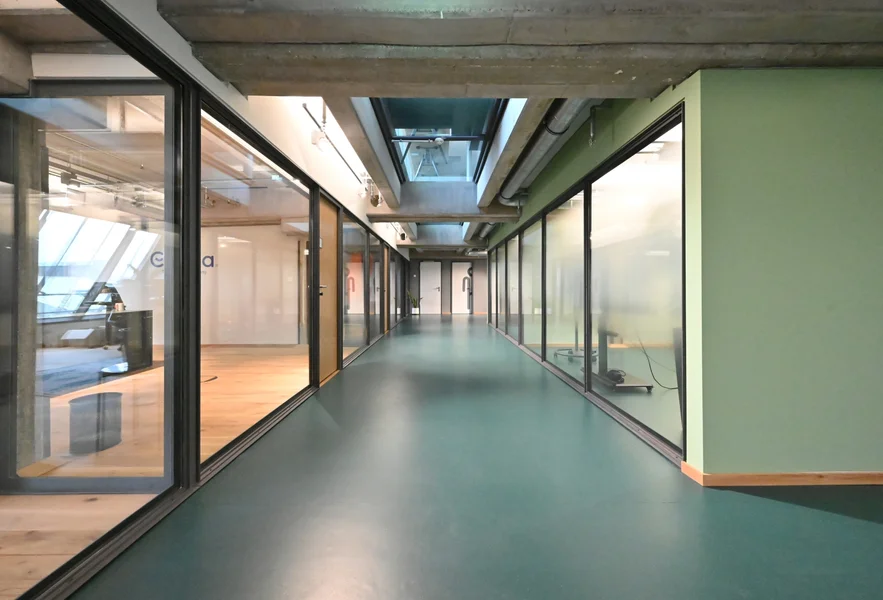 1000 Satellites Speicherstadt