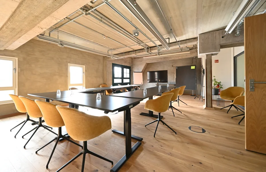 1000 Satellites Speicherstadt