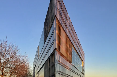 DEICHTOR OFFICE CENTER