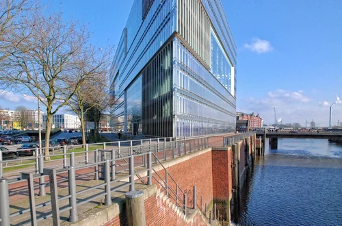 DEICHTOR OFFICE CENTER