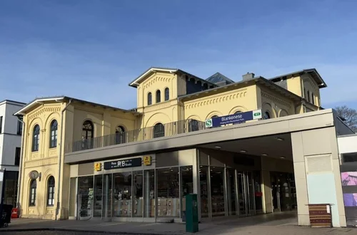 Erik-Blumenfeld-Platz 29