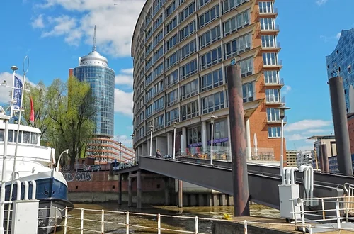 HAFENCITY GATE