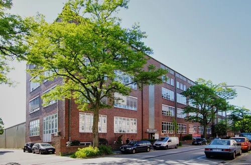 HIGH-TECH-CENTER