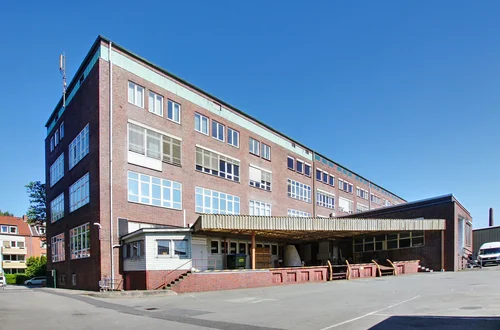HIGH-TECH-CENTER
