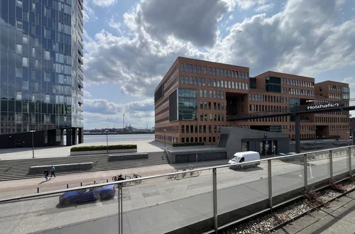 HOLZHAFEN TERRASSEN