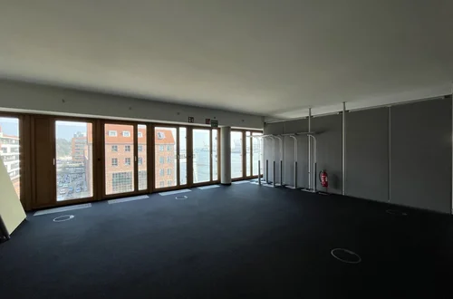 Neumühlen 9-11