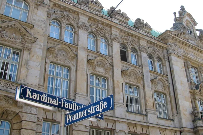Regus Fünf Höfe