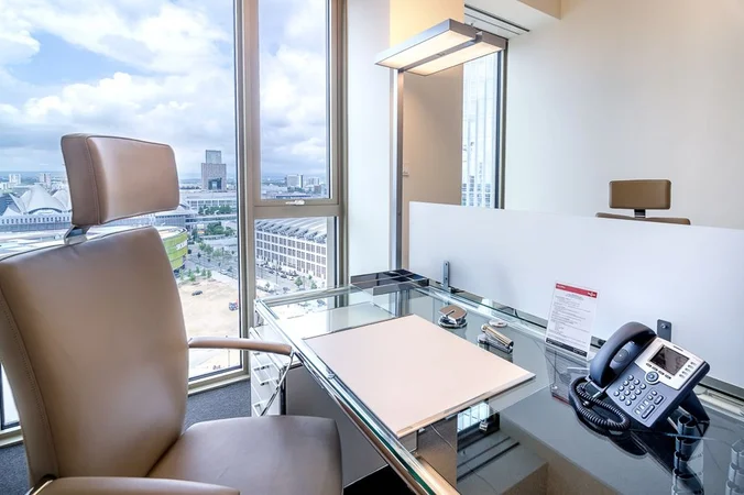 Regus Tower 185